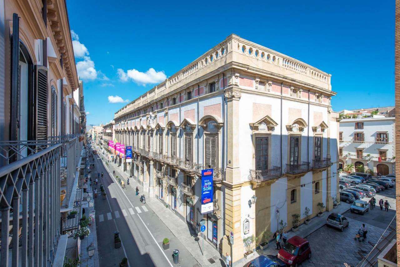 Charming Apartment In The City Center By Wonderful Italy Palermo Exterior photo